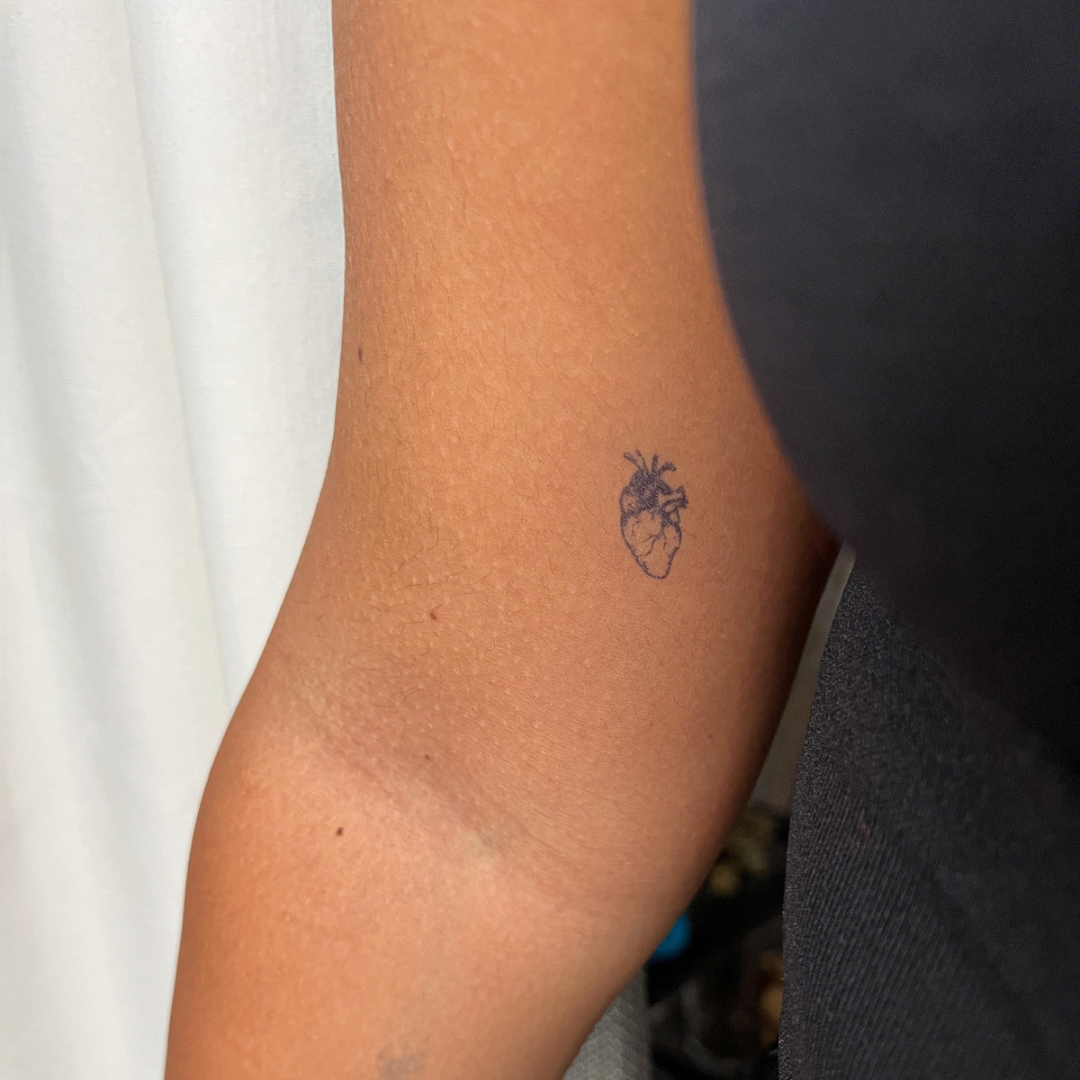 Temporary tattoo organic heart