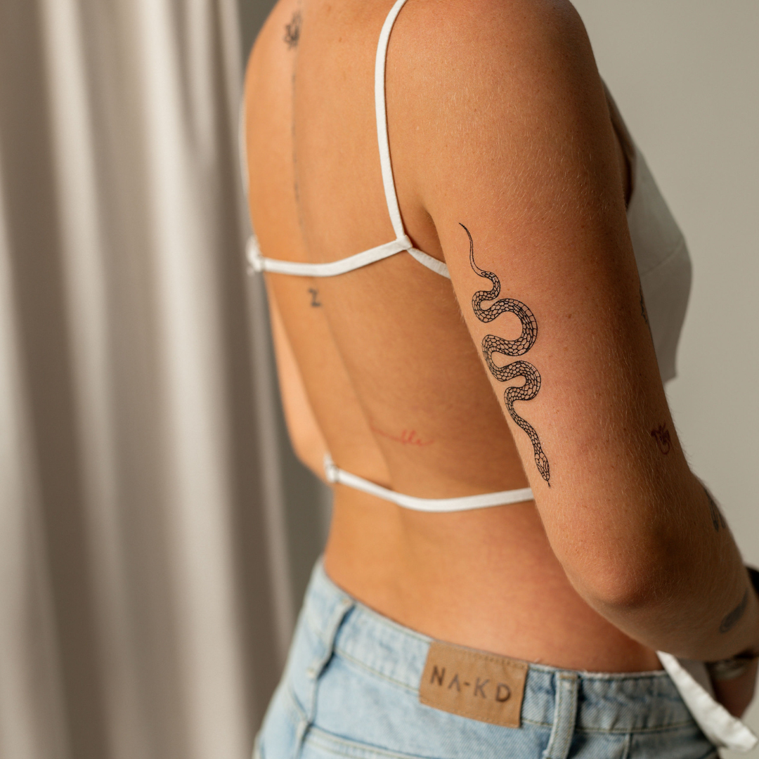 Nep tattoos groot: 7 imposante designs voor een tijdelijke look