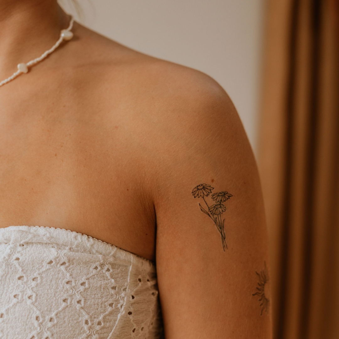 Minimalistische bloemen tattoos: 10 subtiele ontwerpen voor jou